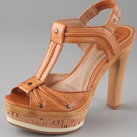 Frye Shoes - Frye Kara T Strap Platform Sandals